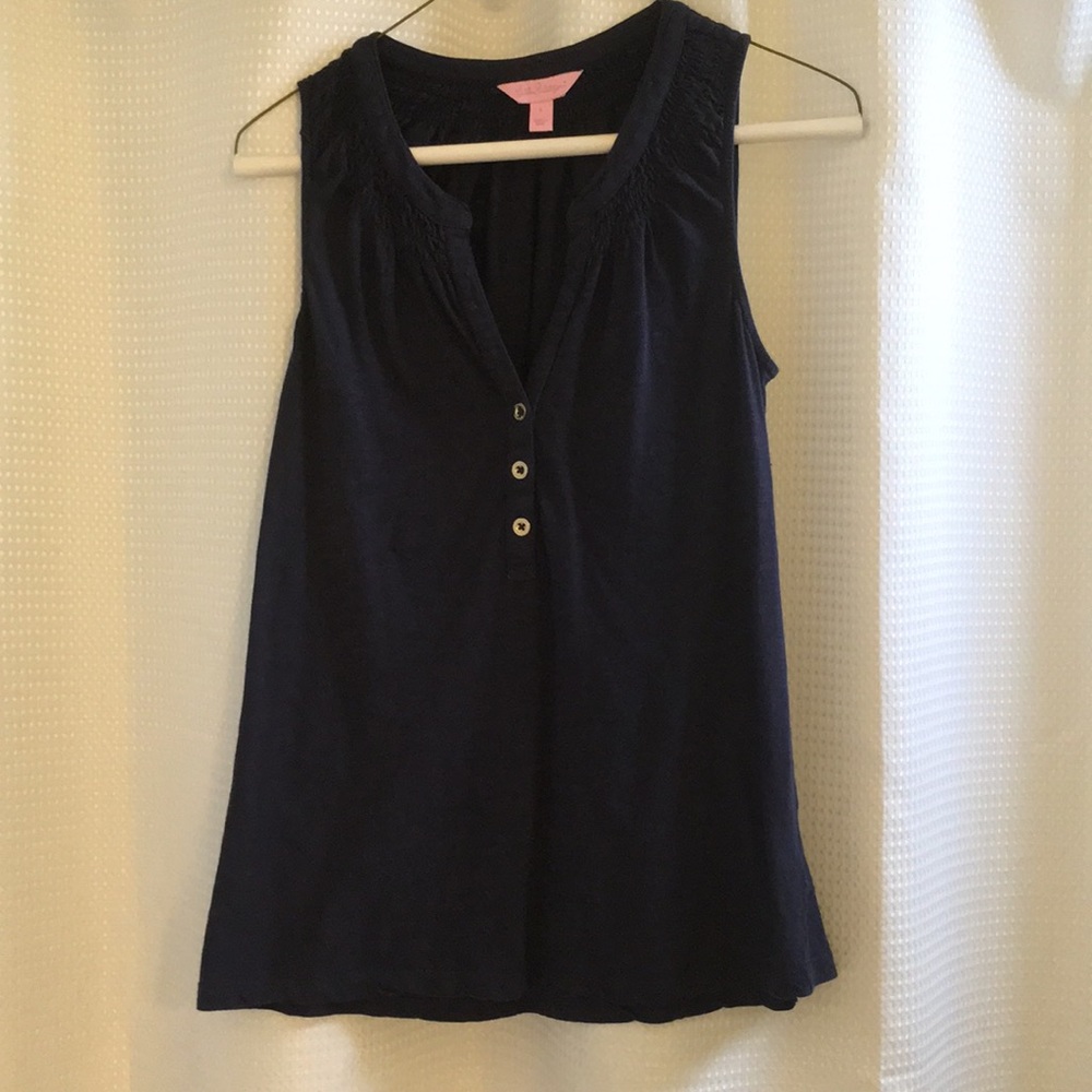 Lily Pulitzer Essie Top size small in navy